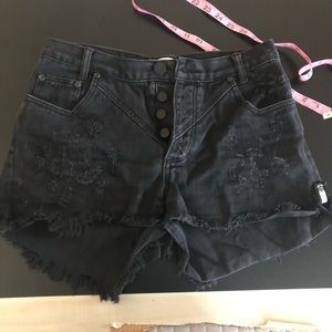 One teaspoon black distressed Hawks short